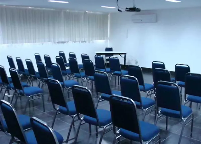 Victory SuitesHotel Em